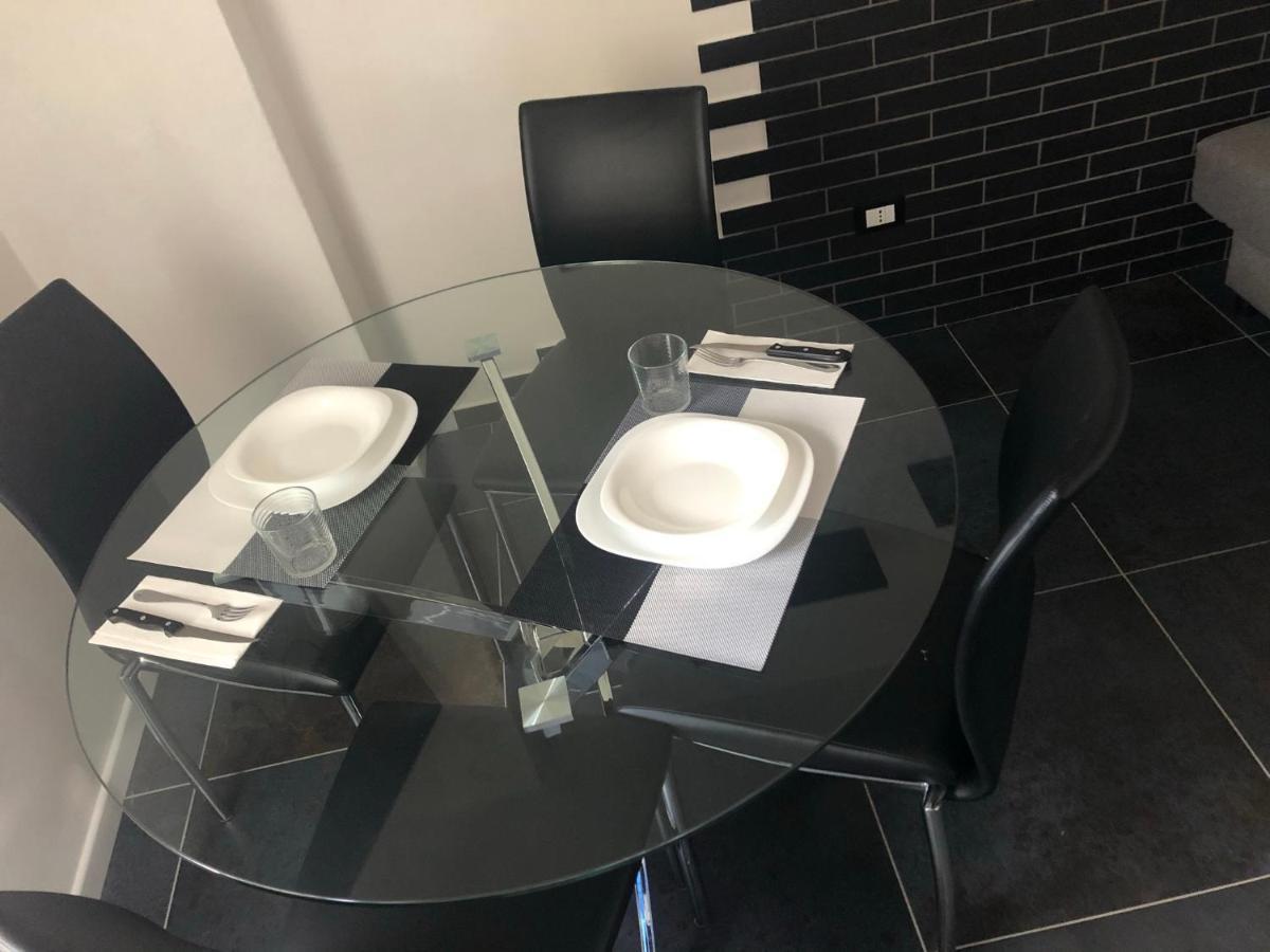 Blaxej, Nel Cuore Di Verona, Moderno Ed Elegante, 4 Posti Letto, Wi-Fi, Self Check In Apartment Exterior photo